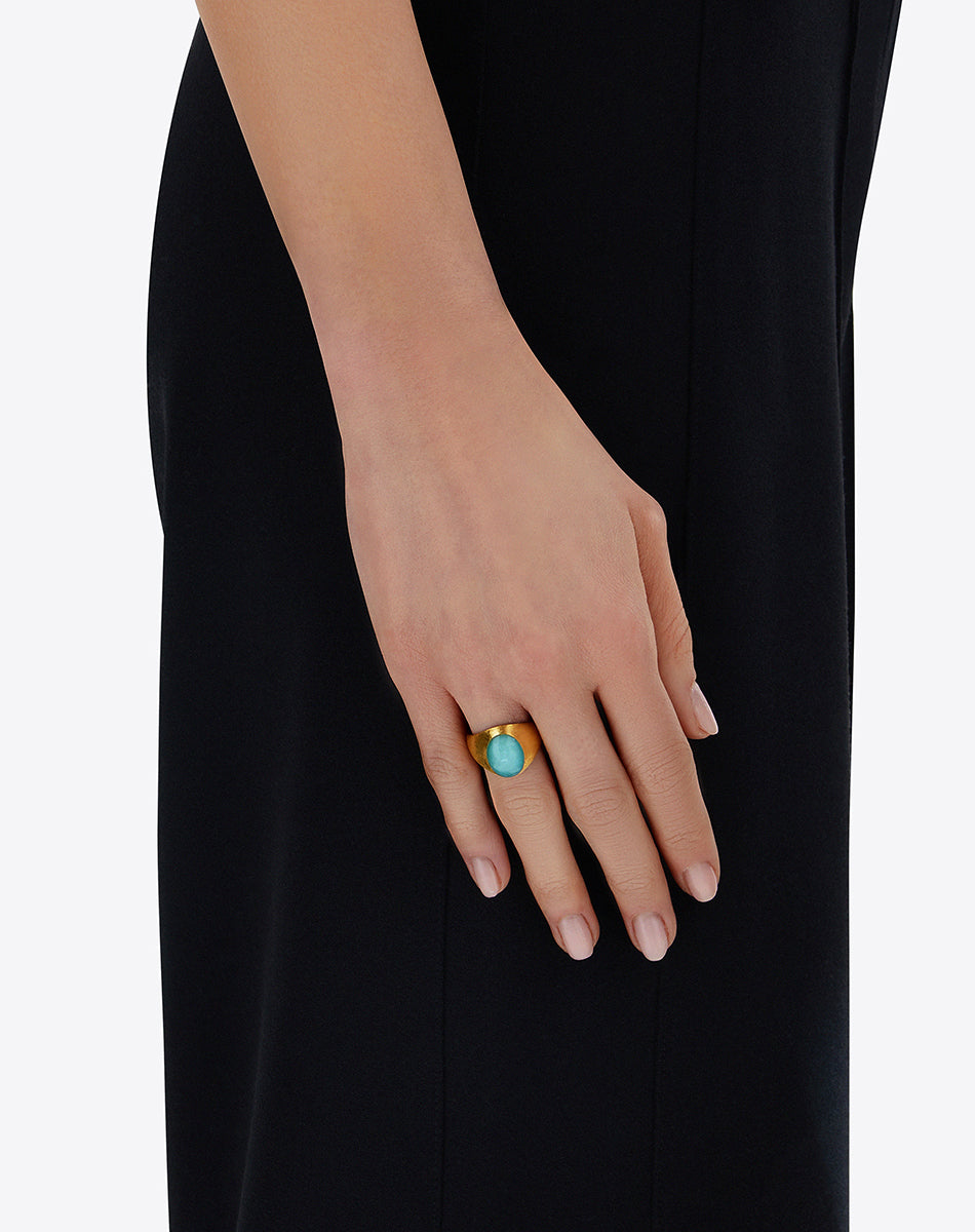 Anice “Muse” signet ring in engraved gold, amazonite and rock crystal (small)