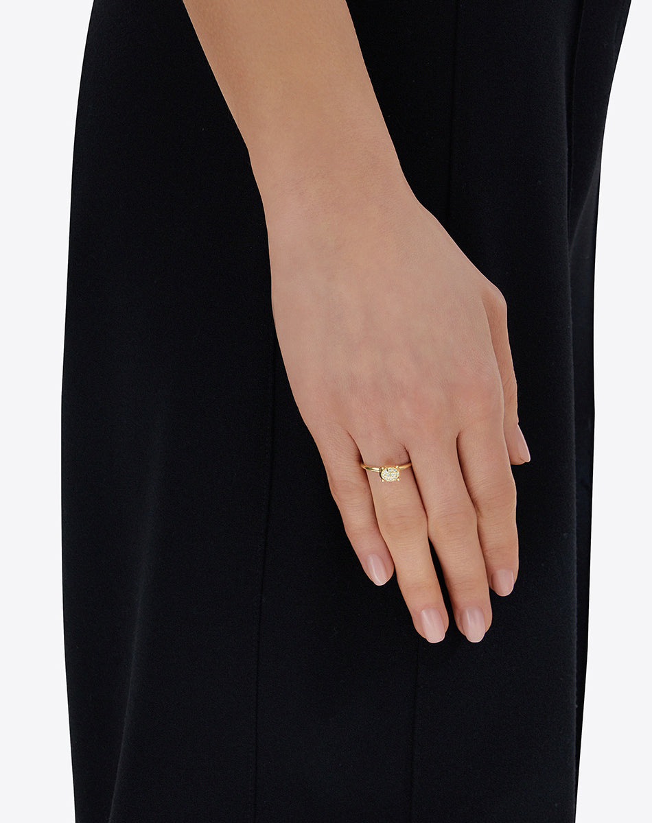 "Ipanema" solitaire ring in polished gold with diamond details (small)