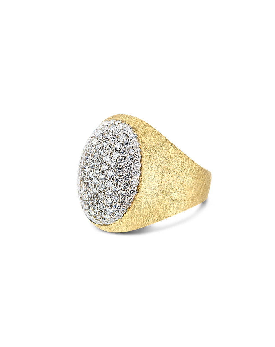 “Muse” signet ring in engraved gold and pavé diamonds (large)