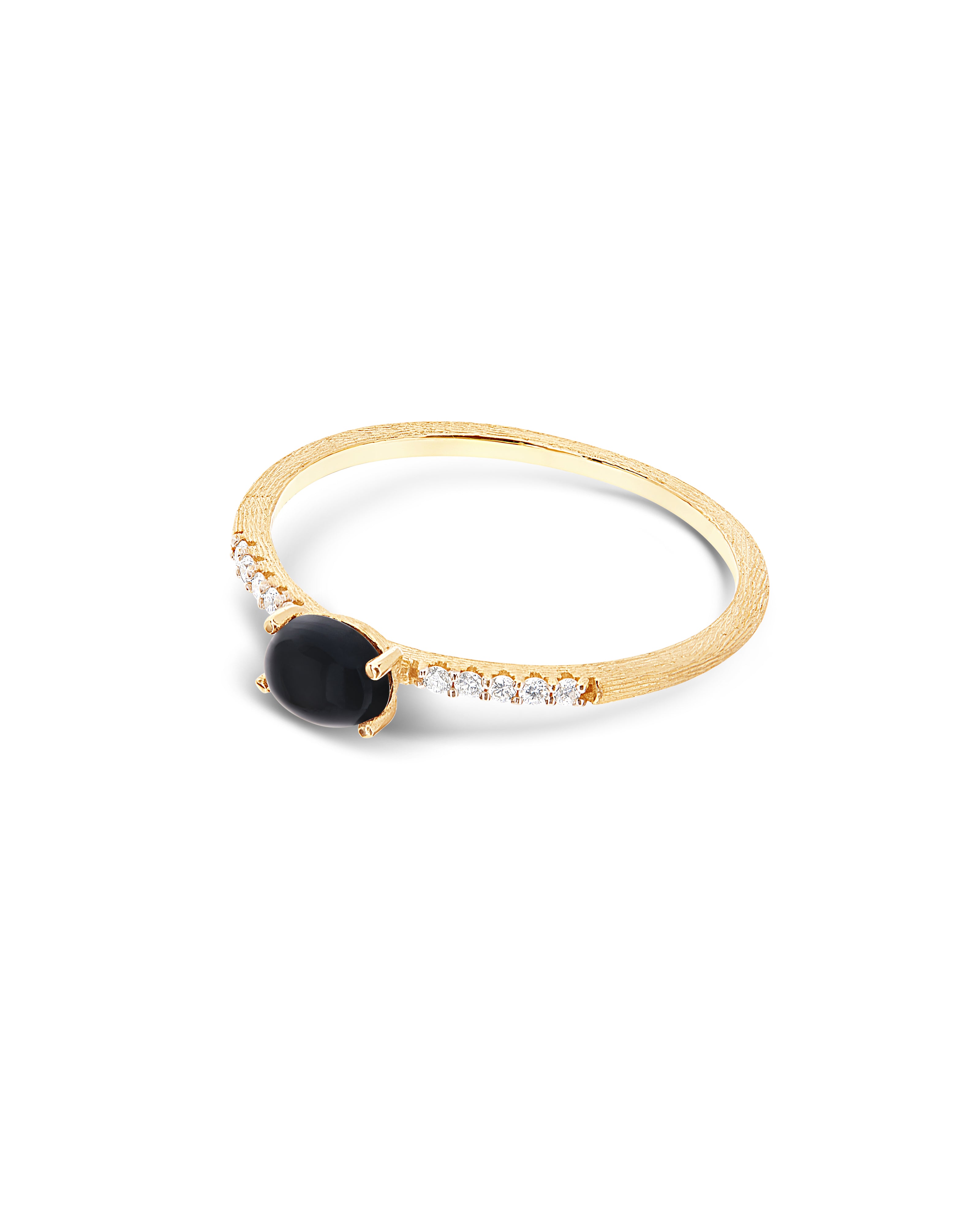 "Mystery Black" Gold, diamonds and Black onyx tiny ring