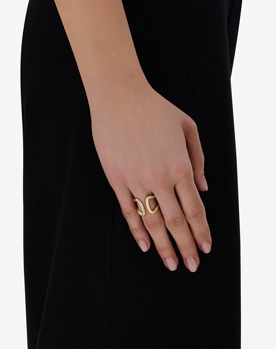 "Libera" Gold and diamonds design band ring