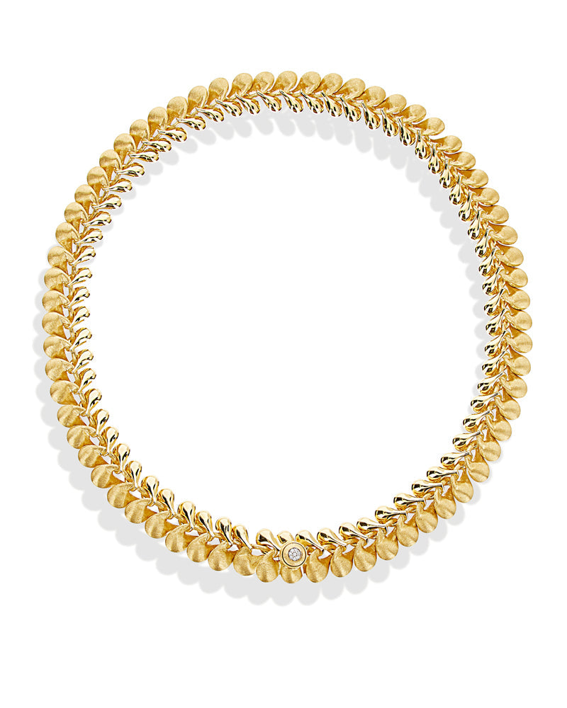 Trasformista necklace, in engraved gold and diamonds