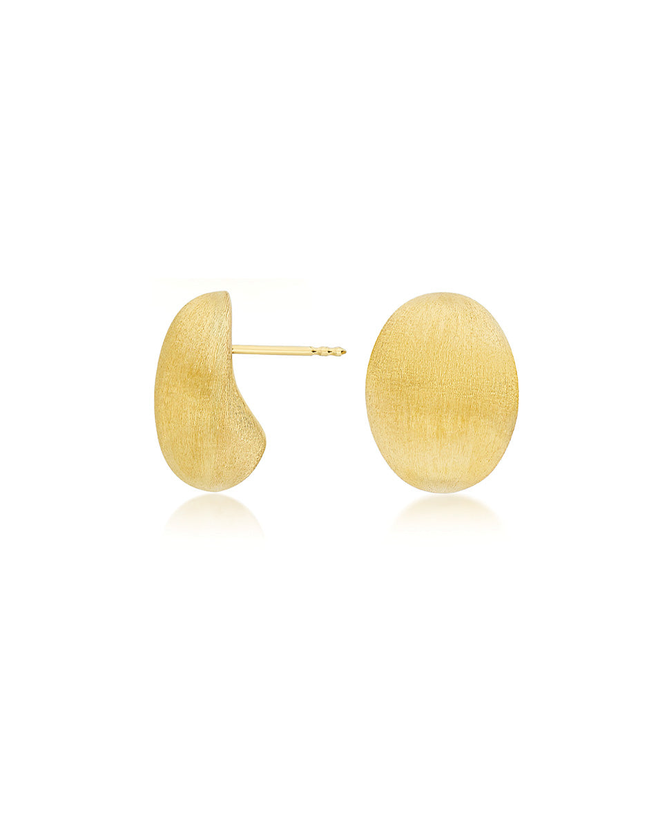 "Muse" gold pearl stud earrings (Medium)