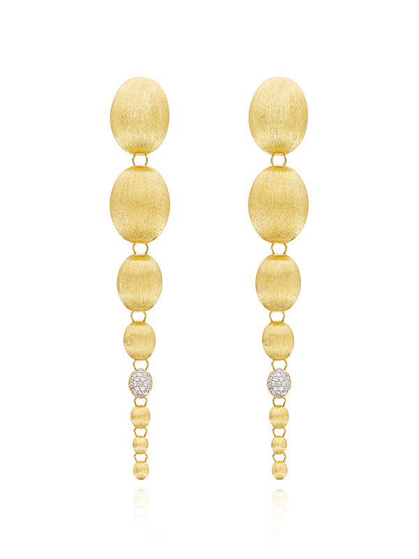 Nuvole earrings (big), in engraved gold and diamonds