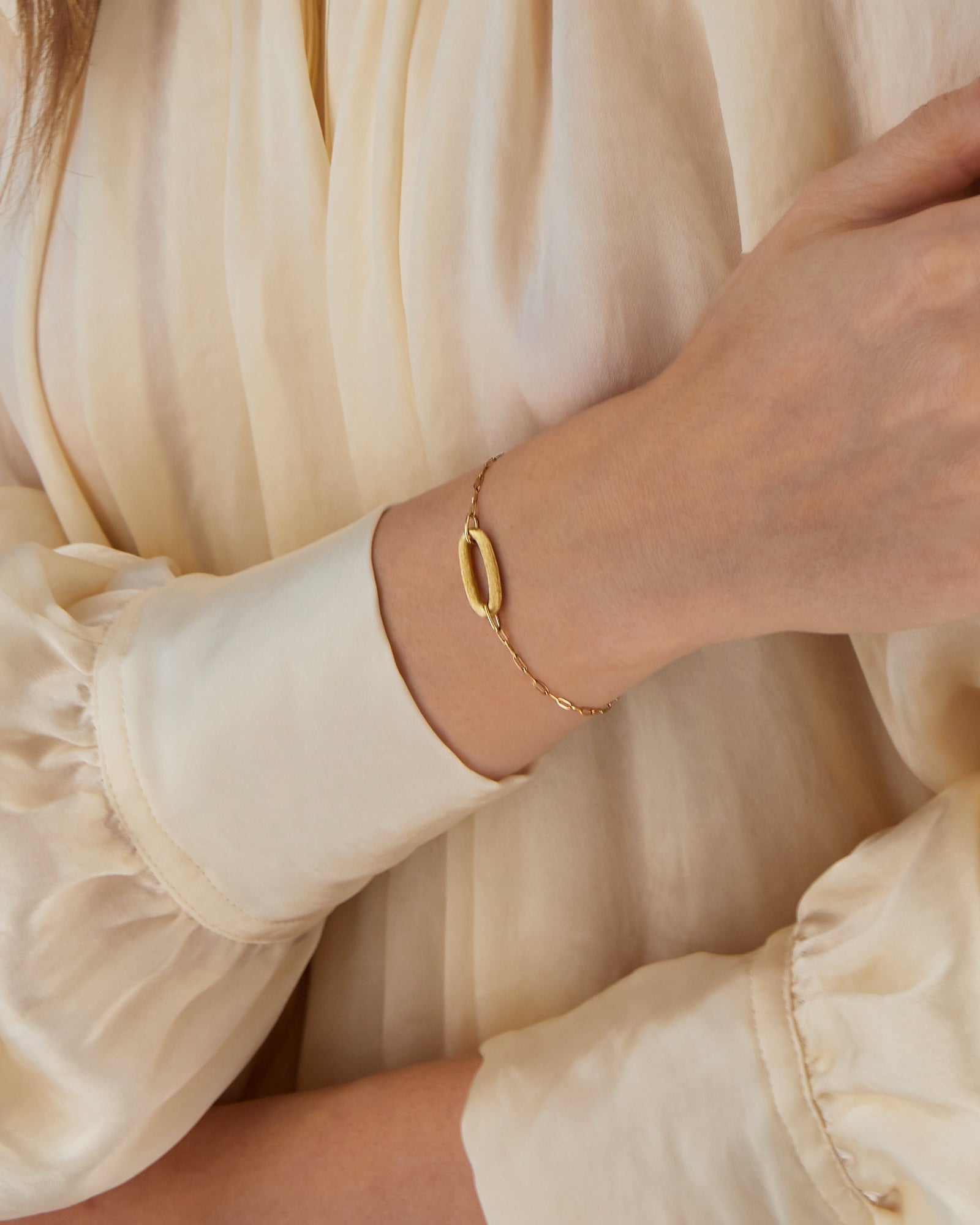 LIBERA Gold oval ring bracelet